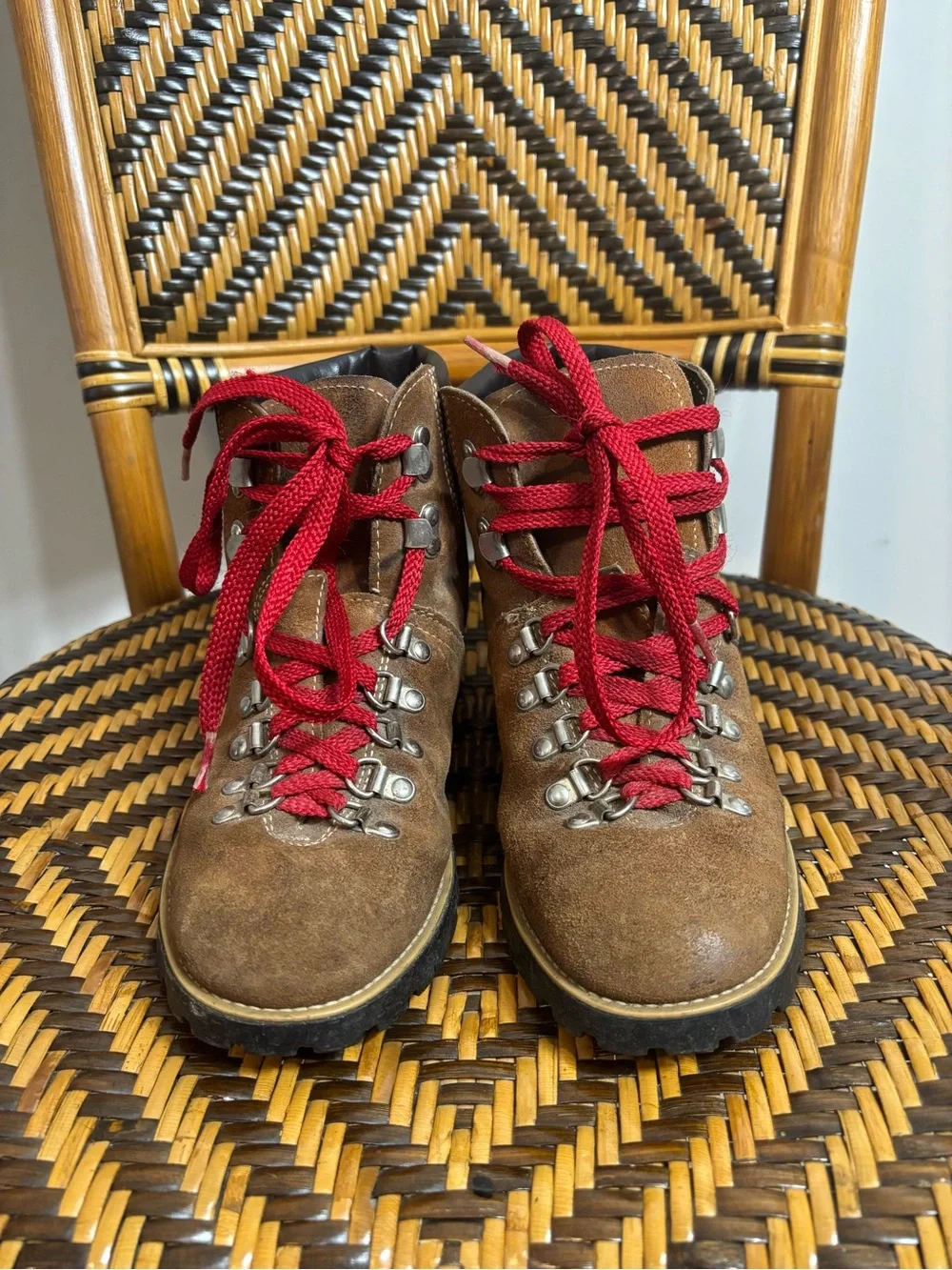 VTG Mountaineering Hiking Boots Red Lace Leather Made In USA